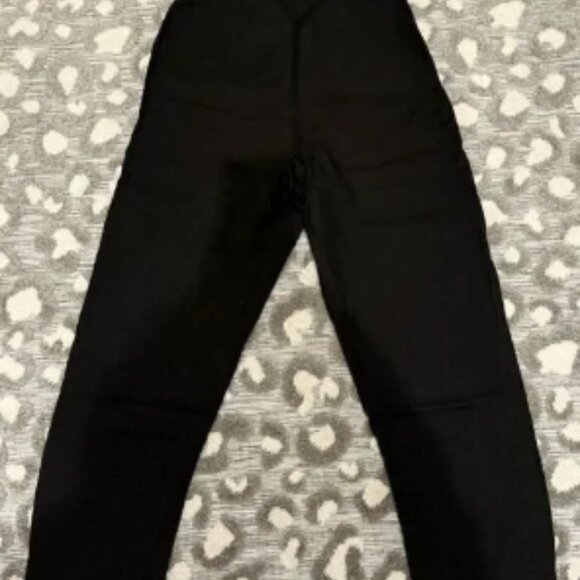 Aritzia The Effortless Pant Crepette, Black, size 12 - Picture 1 of 4